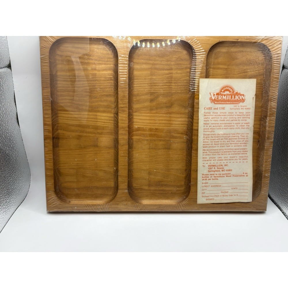 Vintage Vermillion Maple 3 Compartment Serving Tray NOS Sealed USA 10x13